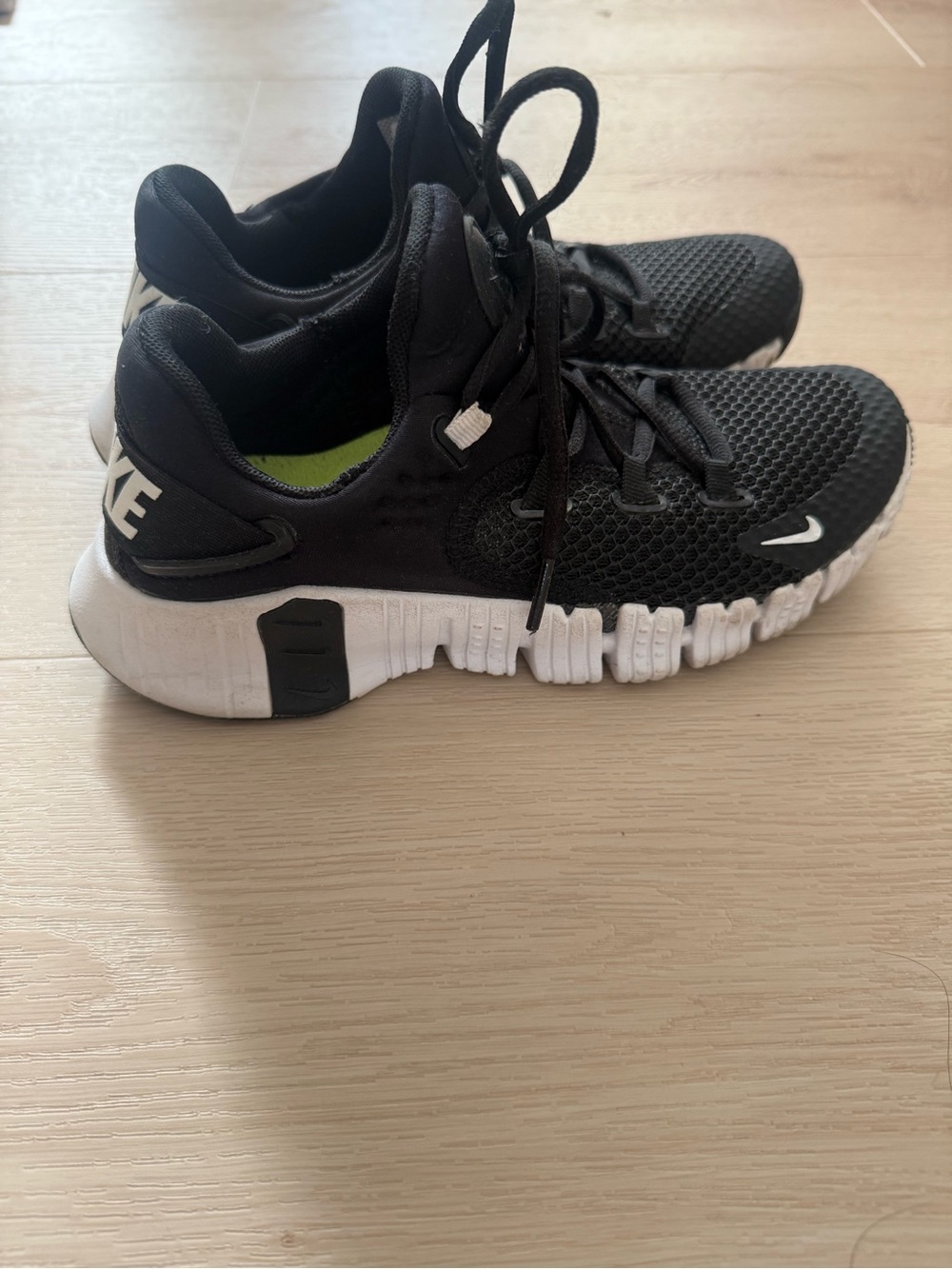 Nike Metcon 4  Black and White Mesh Lace-Up Sneakers